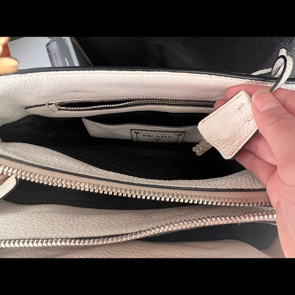 Prada leather - Picture 4 of 4